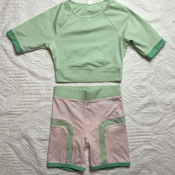 Fabletics Set shorts - top size small - Picture 2 of 10